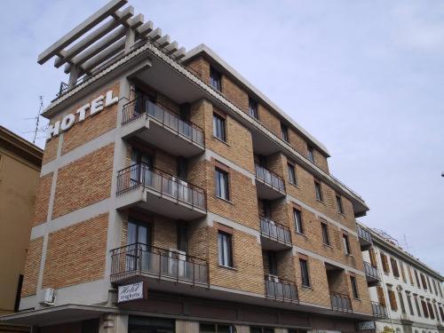 Hotel Traghetto Civitavecchia Exterior foto